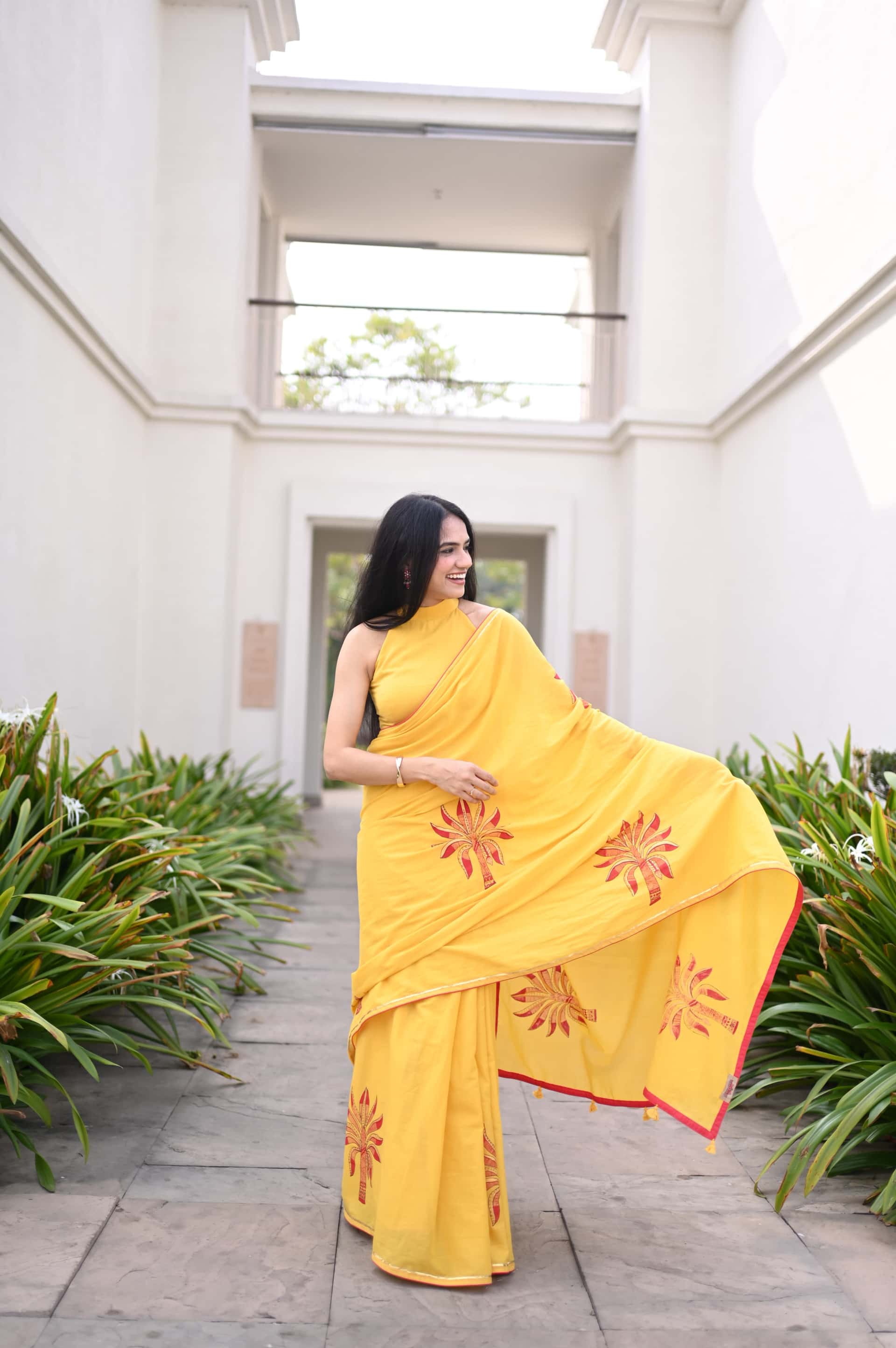 BANANA GLOW SAREE