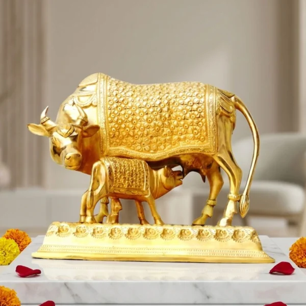 Brass Cow with Calf Showpiece, 6.72 kg, brass, Vedikcraft Moradabad