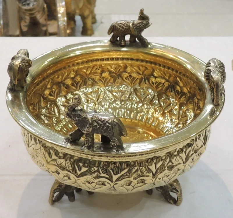 Brass Urli Bowl for Floating Flowers, 6 inch
