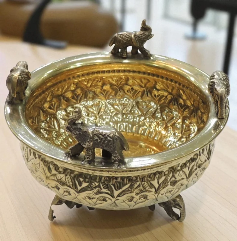Brass Urli Bowl for Floating Flowers, 6 inch