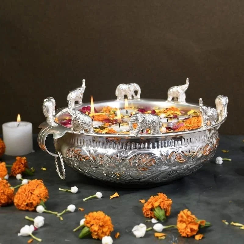 Brass Urli Bowl for Floating Flowers, 10.2 inch
