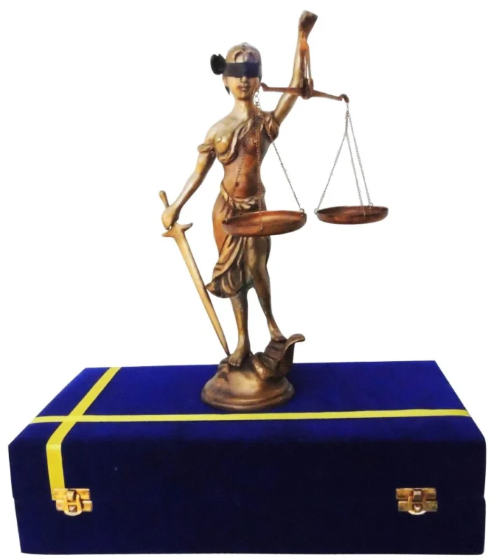 Brass Justice Lady With Velvet Box Figurine, 14 inch