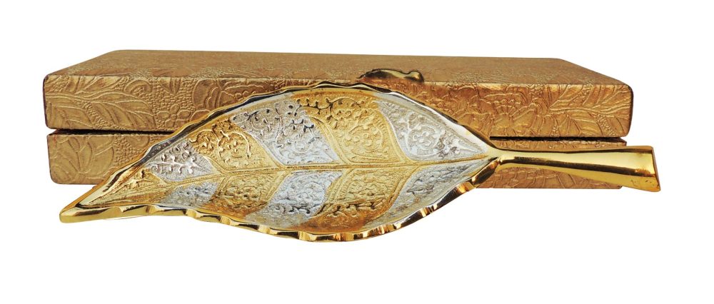Brass Serving Leaf Platter (Neem Two Tone), 7.3 inch, brass, Vedikcraft Moradabad