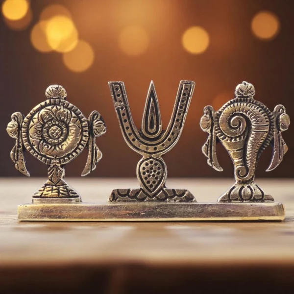 Brass Shankh for Pooja (Chakra Namah), 2.2 inch, brass, Vedikcraft Moradabad