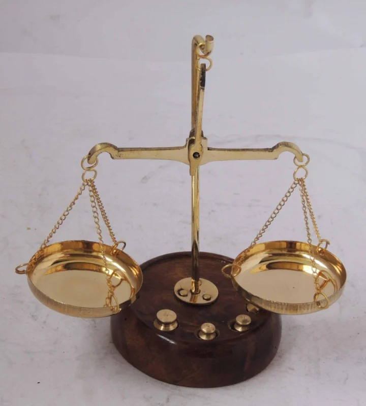 Brass Taarzu 10 gm Weighing Machine, 5.5 inch – Antique Décor