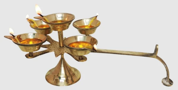 Brass Stand Diya (Deepak) (Star), 4.6 inch, brass, Vedikcraft Moradabad