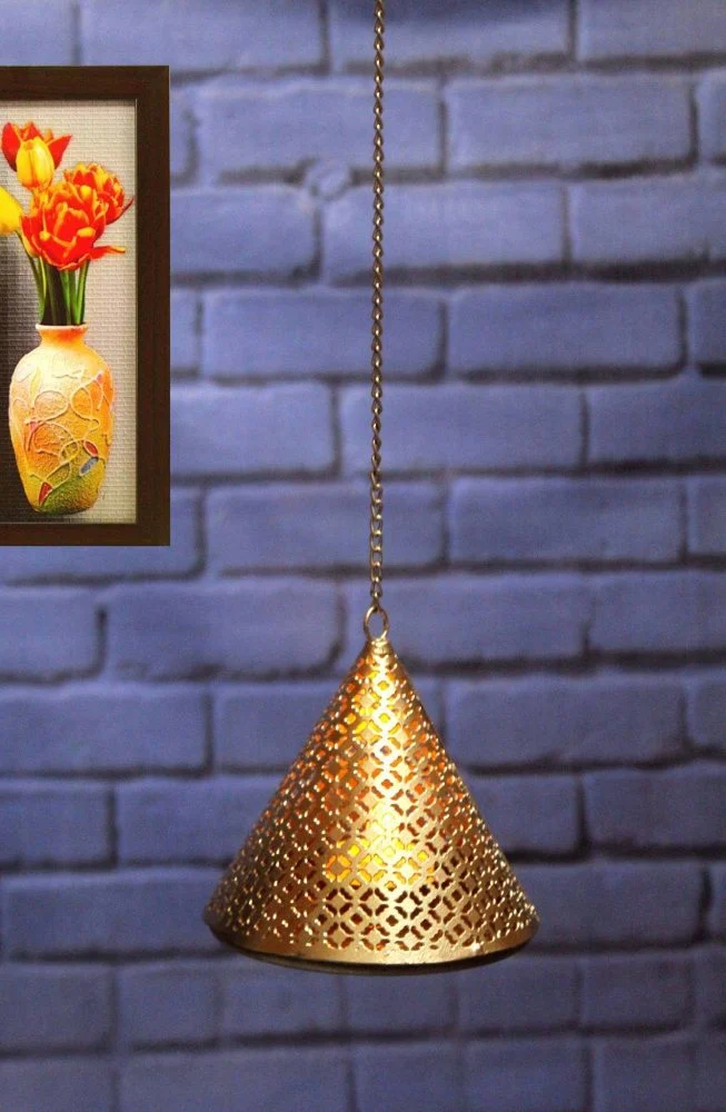 Iron Candle Stand (Pyramid), 4.2 inch