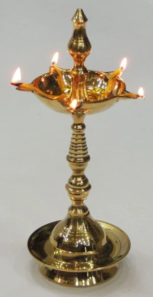 Brass Kerala Lamp (Nilavilakku), 8.2 inch, brass, Vedikcraft Moradabad