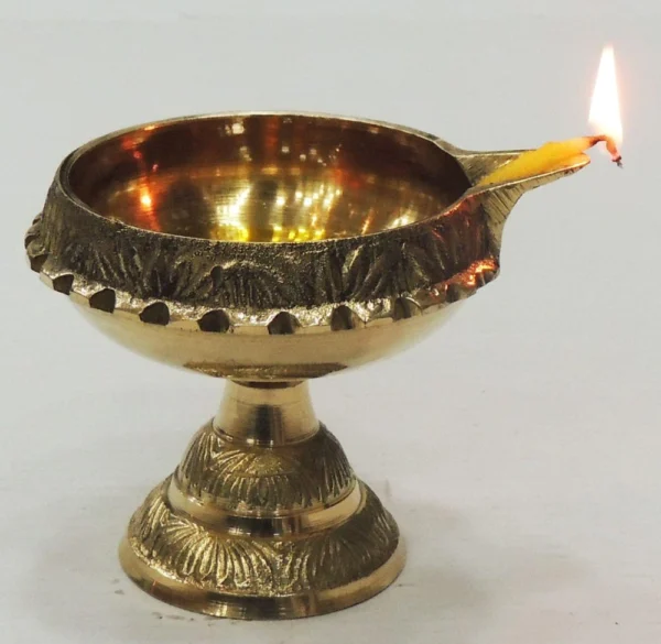 Brass Laxmi Kuber Diya (Kuber Deepak), 2.8 inch, brass, Vedikcraft Moradabad